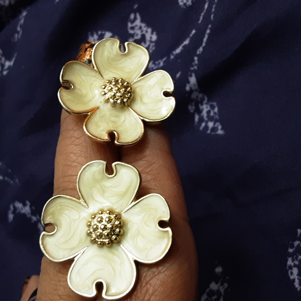XL White and Gold Lilla Rose hair clip & 2 Upins as a set - Picture 5 of 5